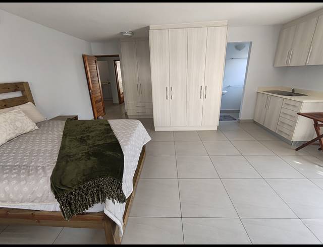 5 BEDROOM HOUSE FOR SALE IN CALYPSO BEACH